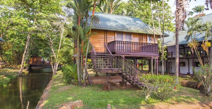 Ktdc Water Scapes Hotel Kumarakom Kültér fotó
